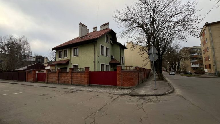 Продаж приміщення на вул. О. Степанівни